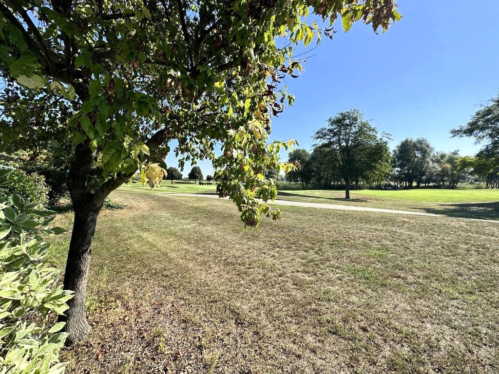 Golfplatz unmittelbar am Hausgarten