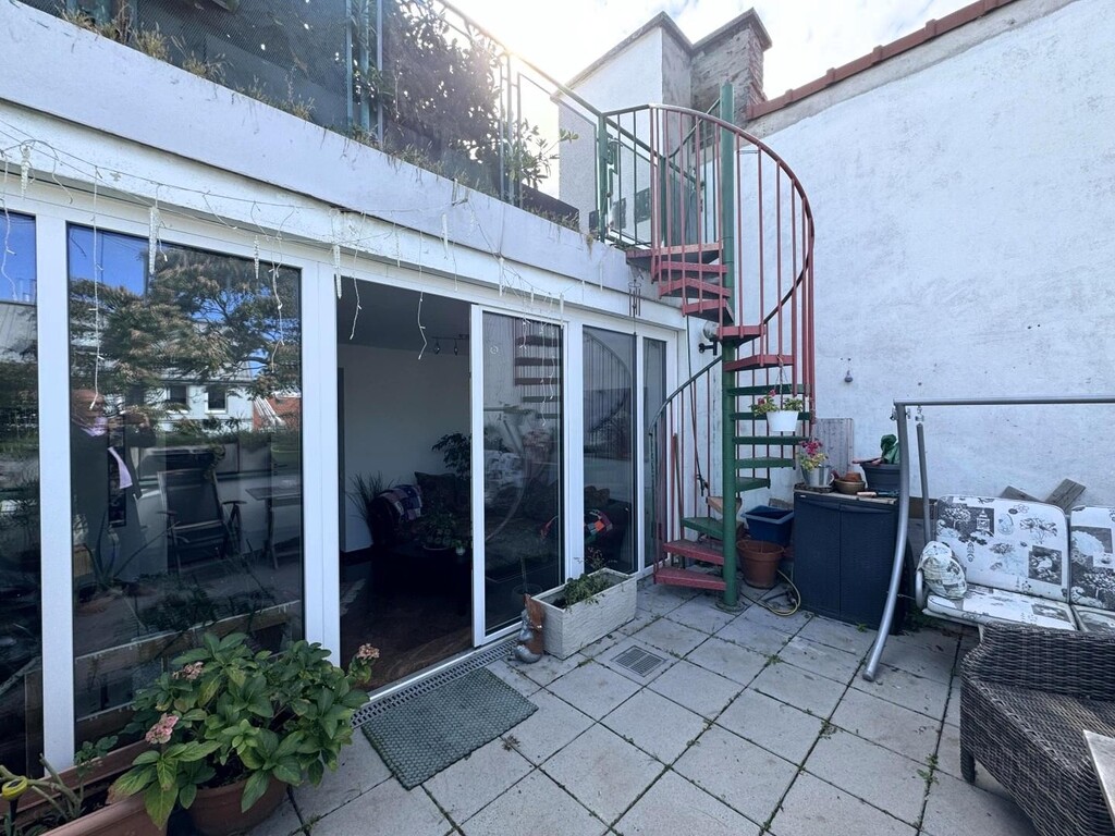 Terrasse 1 von 2