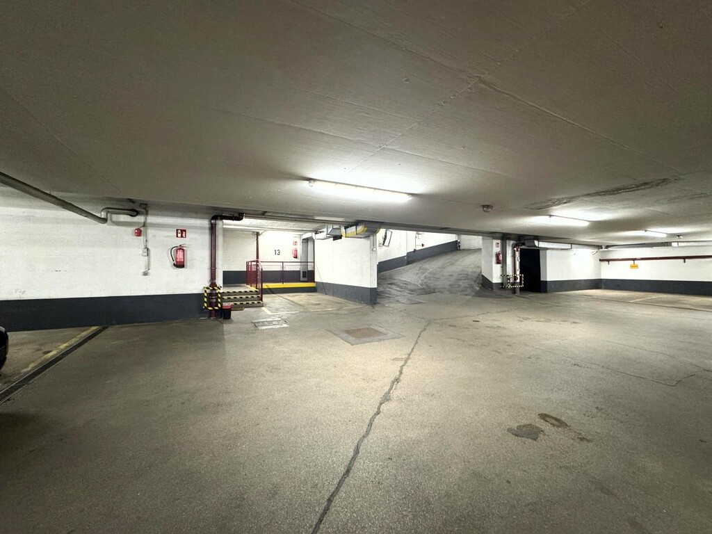 Autoabstellplatz i.d. TG-Garage/Wohnungszubehör